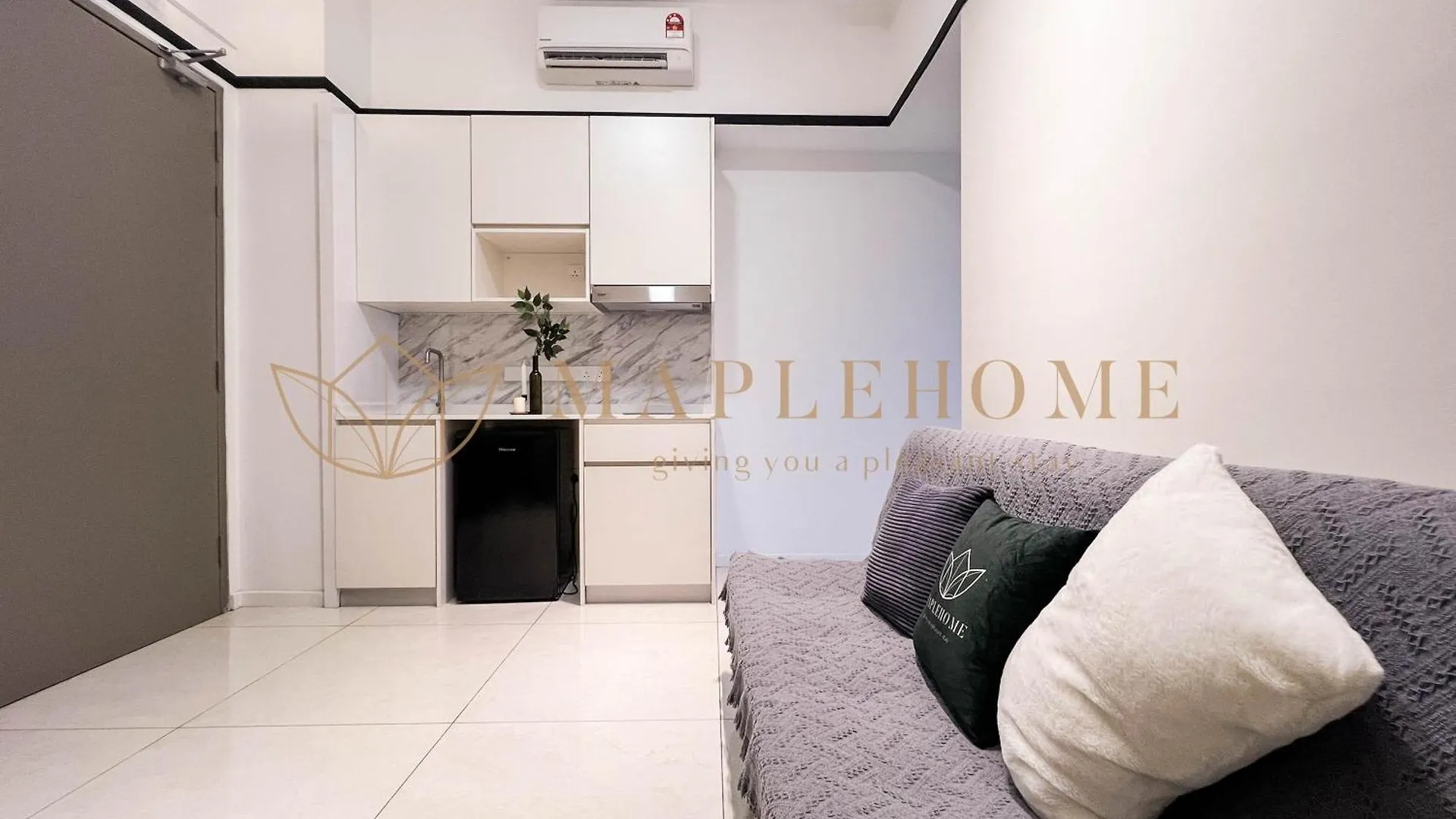 Bay Suites Premier Suites كوتا كينابالو